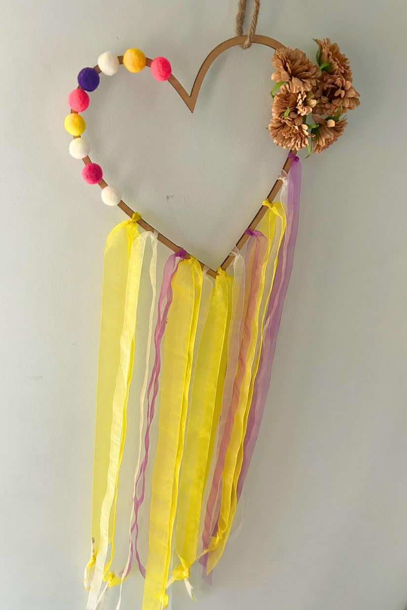 DIY Heart shape dreamcatcher